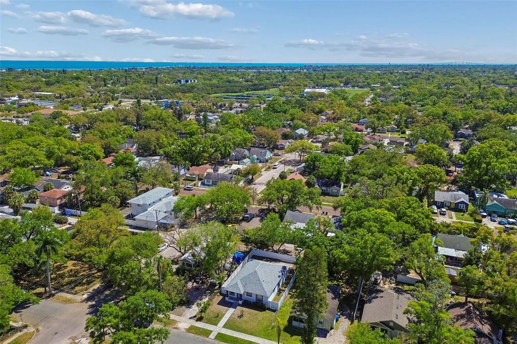 Image 67 of property listing at 712 15TH AVENUE S, St Petersburg, FL 33701