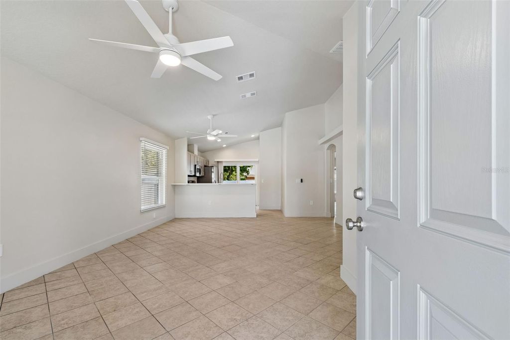 Image 9 of property listing at 712 15TH AVENUE S, St Petersburg, FL 33701