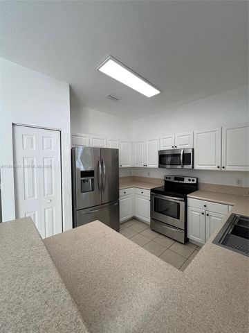 12724 SW 133rd St, Miami, FL 33186