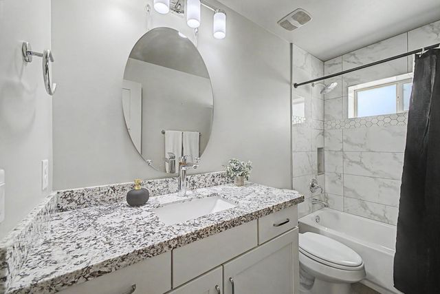 3414 N 44th Place, Phoenix, AZ 85018
