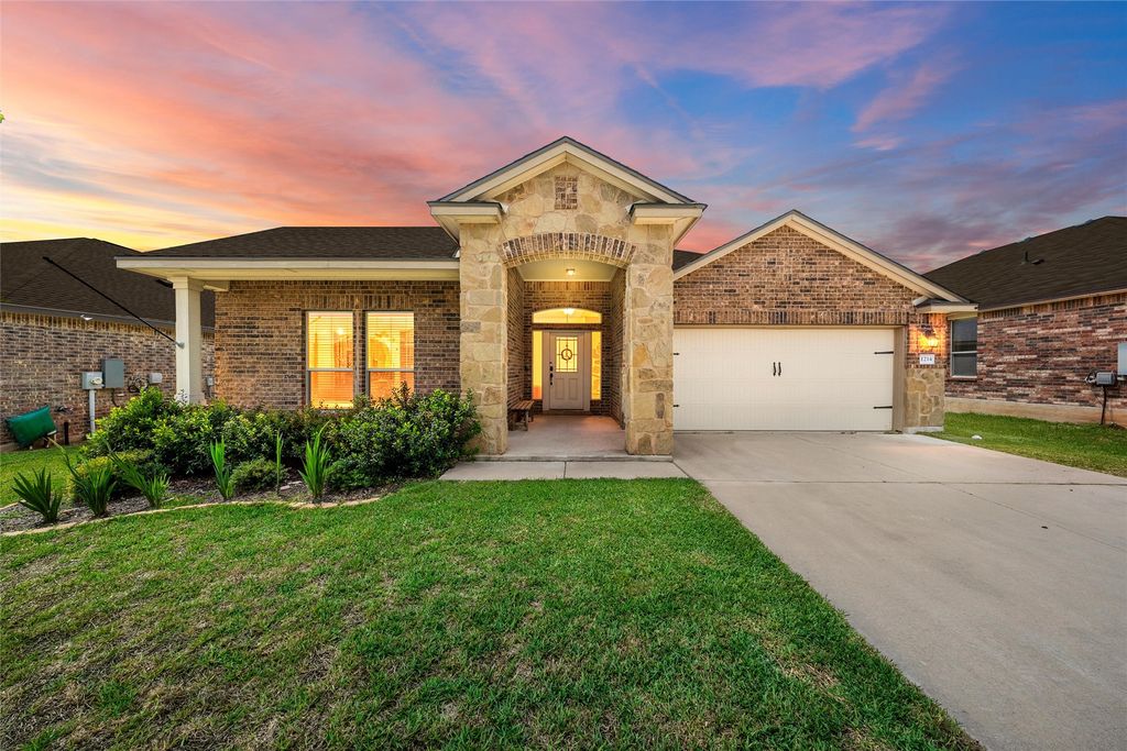 1214 Iron Glen Drive, Temple, TX 76502