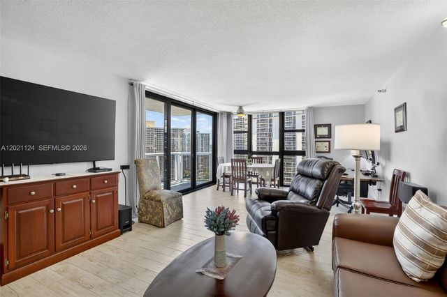 20515 E Country Club Drive 2248, Aventura, FL 33180