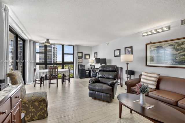 20515 E Country Club Drive 2248, Aventura, FL 33180