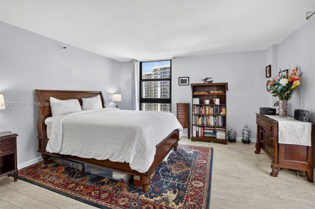 20515 E Country Club Drive 2248, Aventura, FL 33180