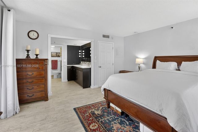 20515 E Country Club Drive 2248, Aventura, FL 33180
