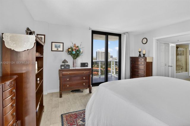 20515 E Country Club Drive 2248, Aventura, FL 33180