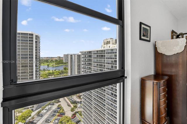 20515 E Country Club Drive 2248, Aventura, FL 33180