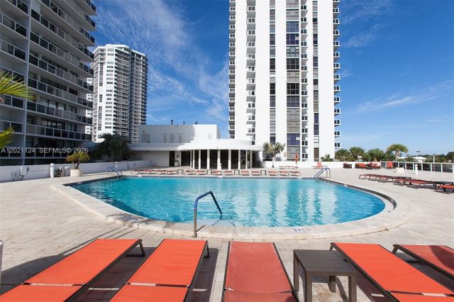 20515 E Country Club Drive 2248, Aventura, FL 33180