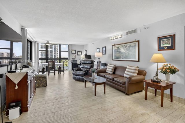 20515 E Country Club Drive 2248, Aventura, FL 33180
