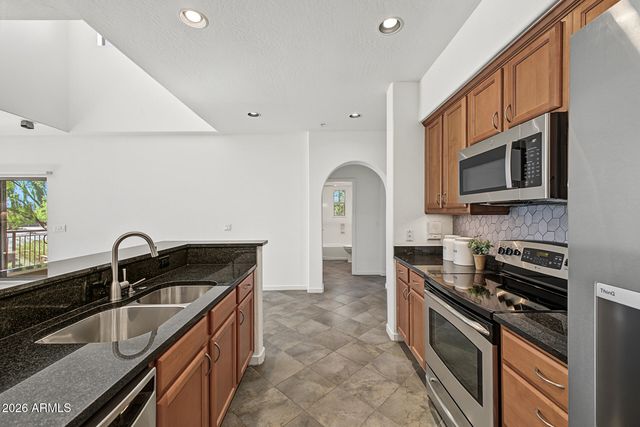 3935 E ROUGH RIDER Road 1186, Phoenix, AZ 85050