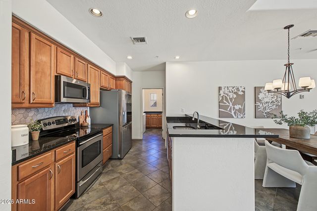 3935 E ROUGH RIDER Road 1186, Phoenix, AZ 85050