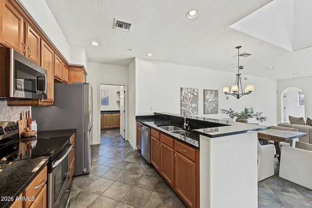3935 E ROUGH RIDER Road 1186, Phoenix, AZ 85050