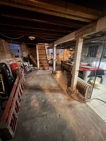 3030 W Belden Avenue, Chicago, IL 60647