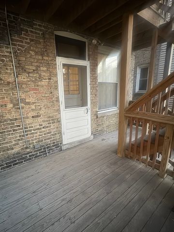 3030 W Belden Avenue, Chicago, IL 60647