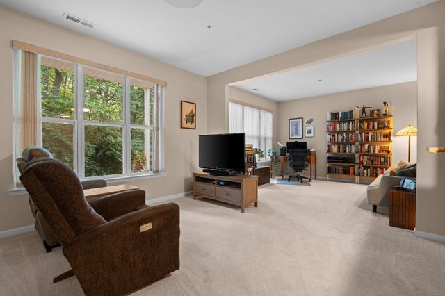8159 Autumn Woods Trail, Ypsilanti, MI 48198