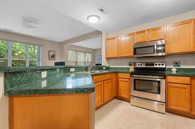 8159 Autumn Woods Trail, Ypsilanti, MI 48198