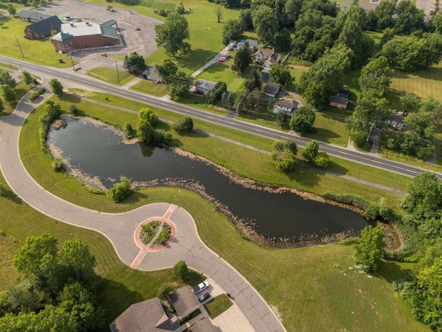 8159 Autumn Woods Trail, Ypsilanti, MI 48198