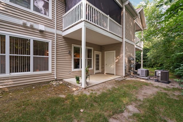 8159 Autumn Woods Trail, Ypsilanti, MI 48198