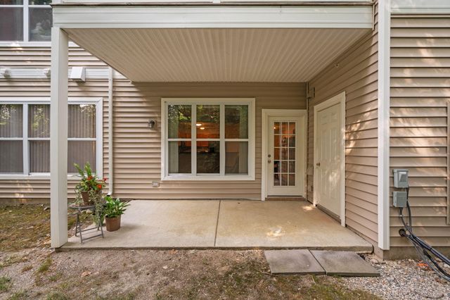 8159 Autumn Woods Trail, Ypsilanti, MI 48198