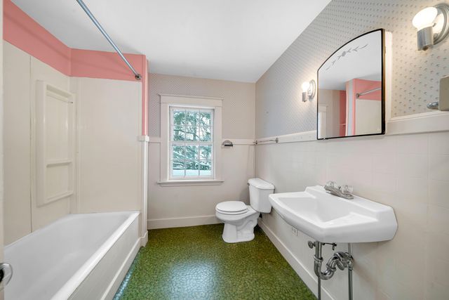 36 Woodman Road, Durham, NH 03824