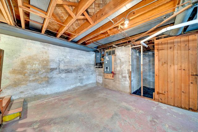 36 Woodman Road, Durham, NH 03824