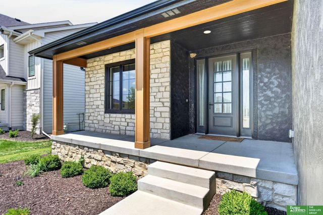 21828 Grover Street, Elkhorn, NE 68022