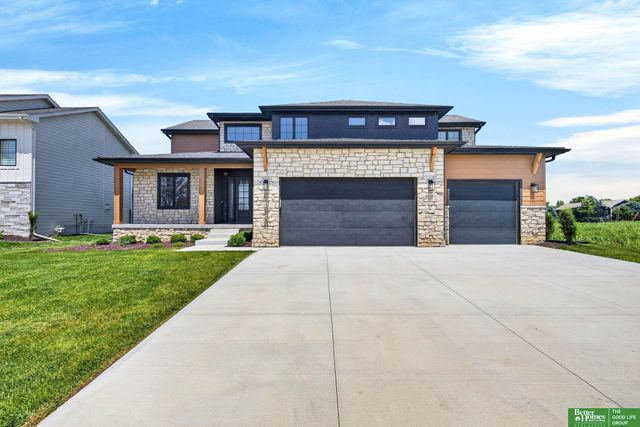 21828 Grover Street, Elkhorn, NE 68022