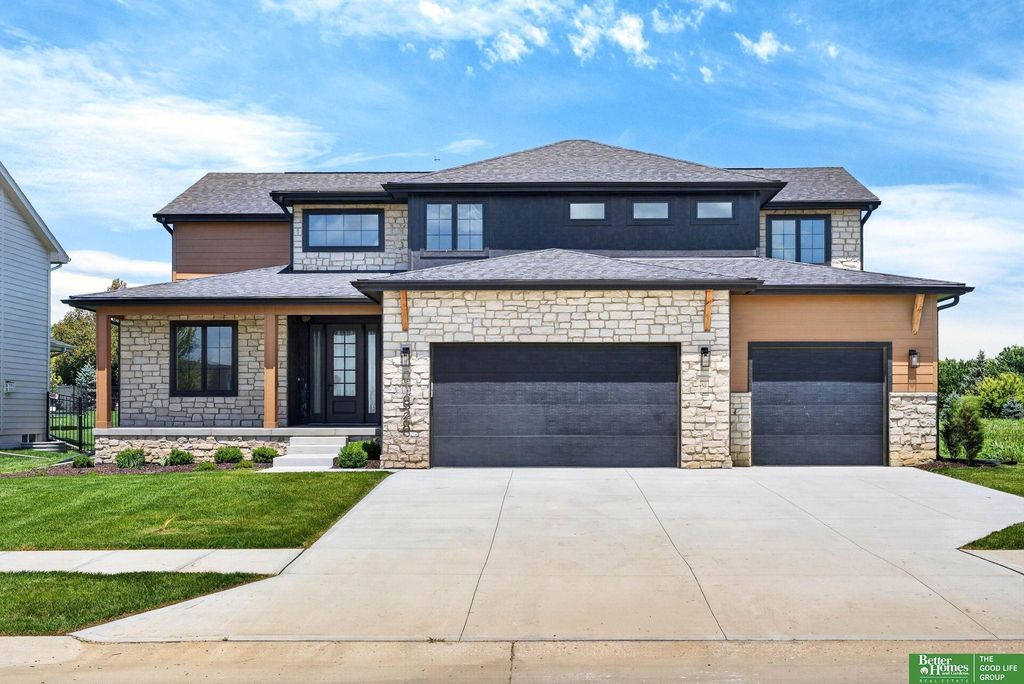 21828 Grover Street, Elkhorn, NE 68022