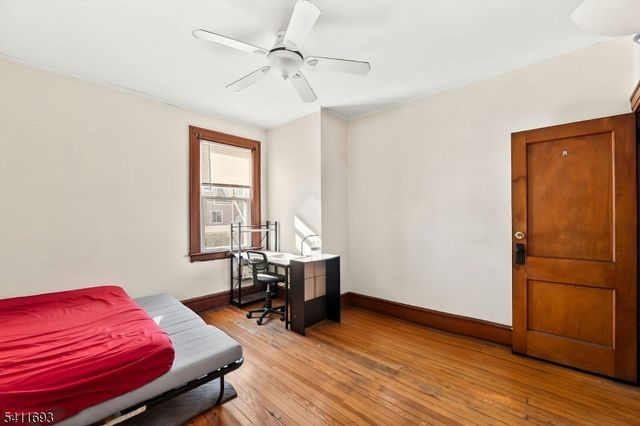 419 Hamilton St, Harrison Town, NJ 07029