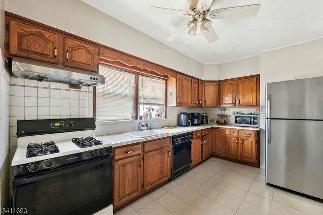 419 Hamilton St, Harrison Town, NJ 07029