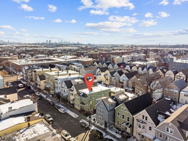 419 Hamilton St, Harrison Town, NJ 07029