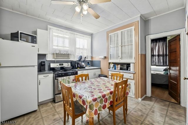 419 Hamilton St, Harrison Town, NJ 07029