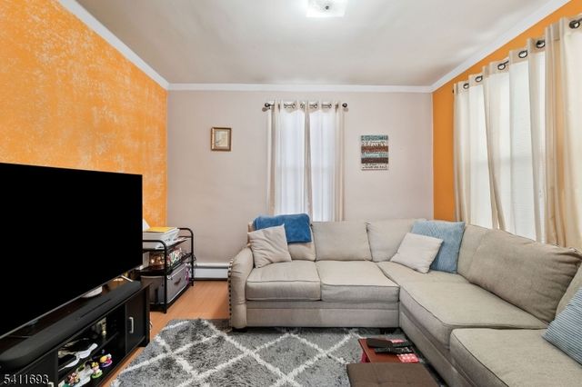 419 Hamilton St, Harrison Town, NJ 07029