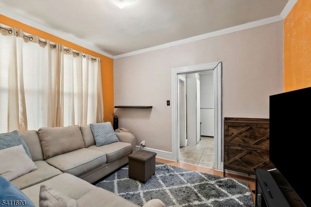 419 Hamilton St, Harrison Town, NJ 07029