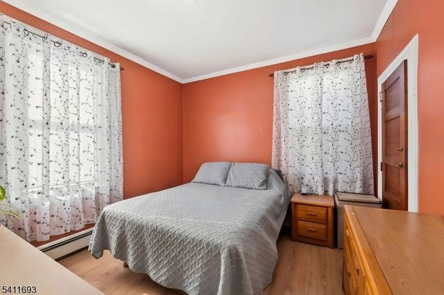 419 Hamilton St, Harrison Town, NJ 07029