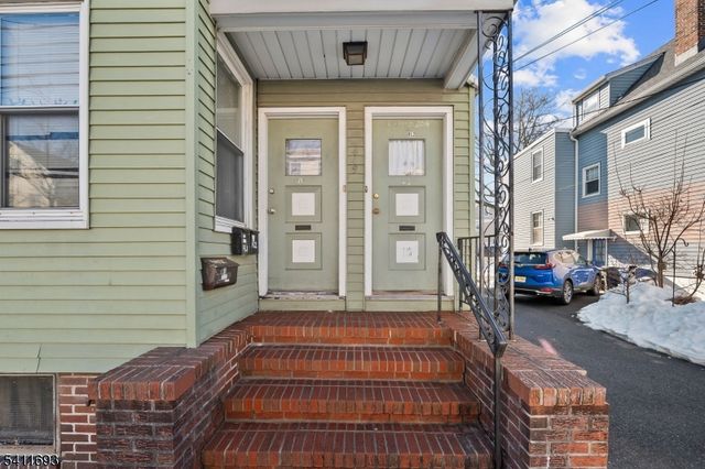 419 Hamilton St, Harrison Town, NJ 07029