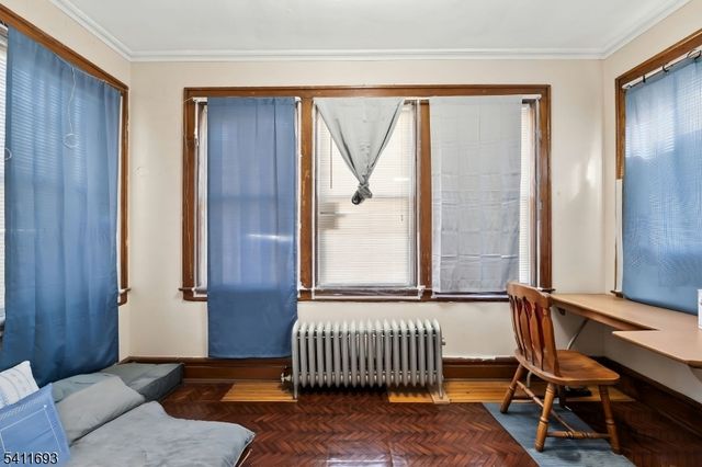 419 Hamilton St, Harrison Town, NJ 07029