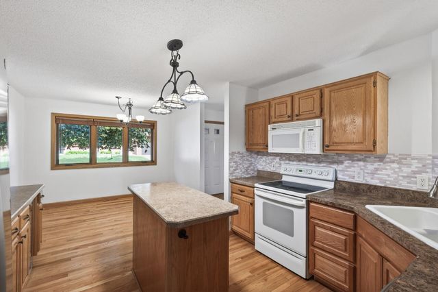 10779 53rd Avenue N, Plymouth, MN 55442