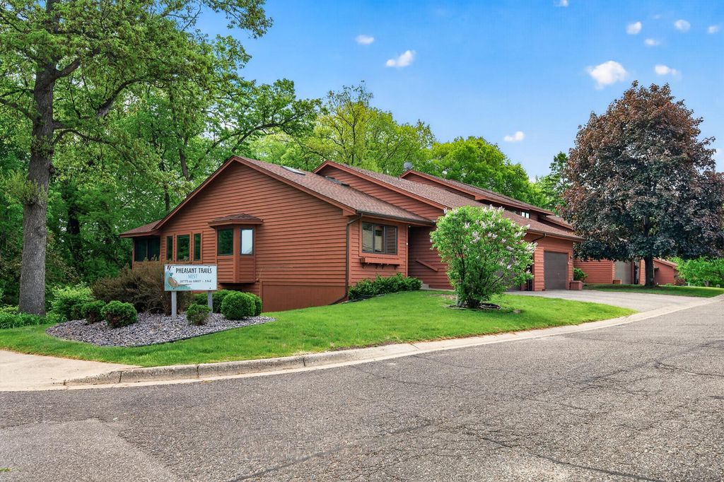 10779 53rd Avenue N, Plymouth, MN 55442