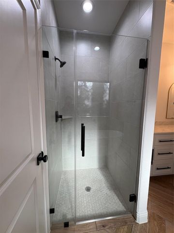 109 Cove Point, Conroe, TX 77356