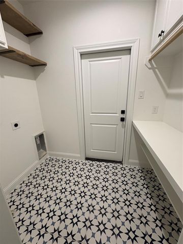 109 Cove Point, Conroe, TX 77356