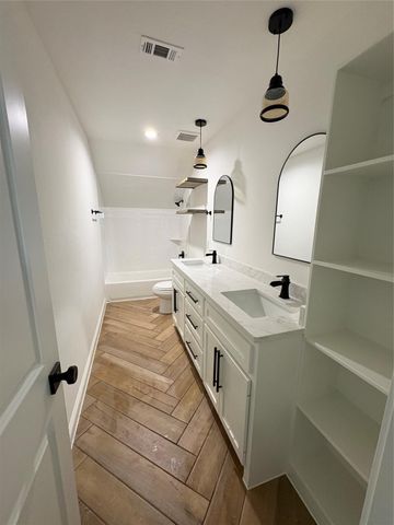 109 Cove Point, Conroe, TX 77356