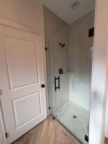 109 Cove Point, Conroe, TX 77356