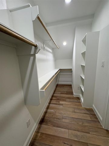 109 Cove Point, Conroe, TX 77356