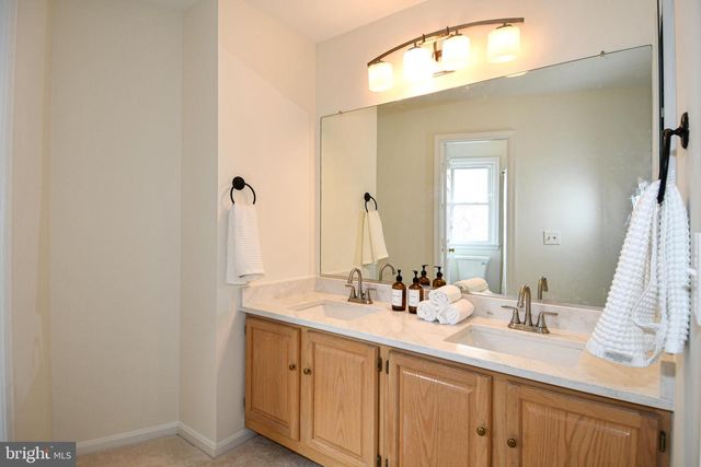 13730 ROSETREE CT, Chantilly, VA 20151