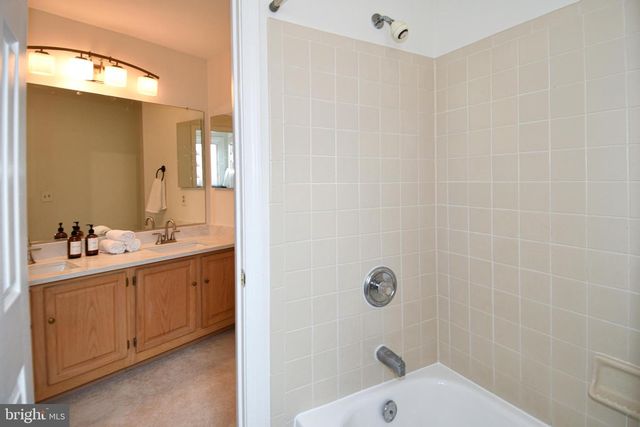 13730 ROSETREE CT, Chantilly, VA 20151