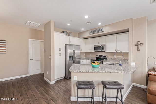 240 W Juniper Avenue, Gilbert, AZ 85233