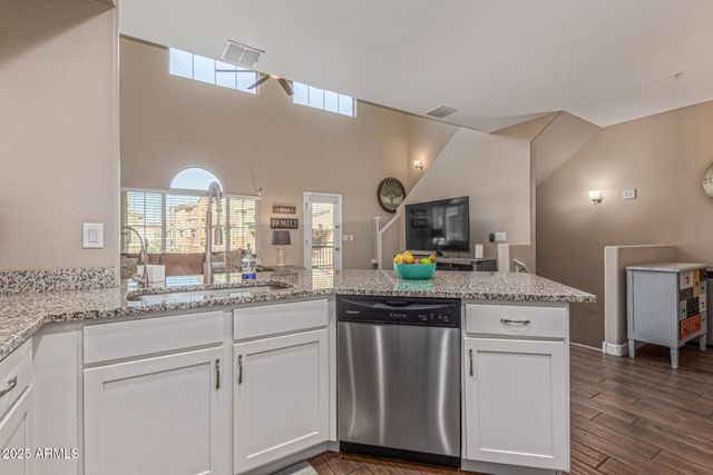 240 W Juniper Avenue, Gilbert, AZ 85233