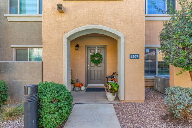 240 W Juniper Avenue, Gilbert, AZ 85233