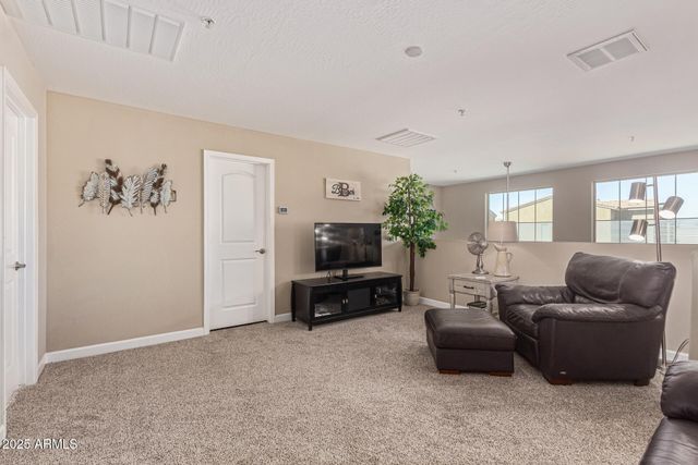 240 W Juniper Avenue, Gilbert, AZ 85233